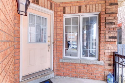 21 Summerlea Street — photo 4
