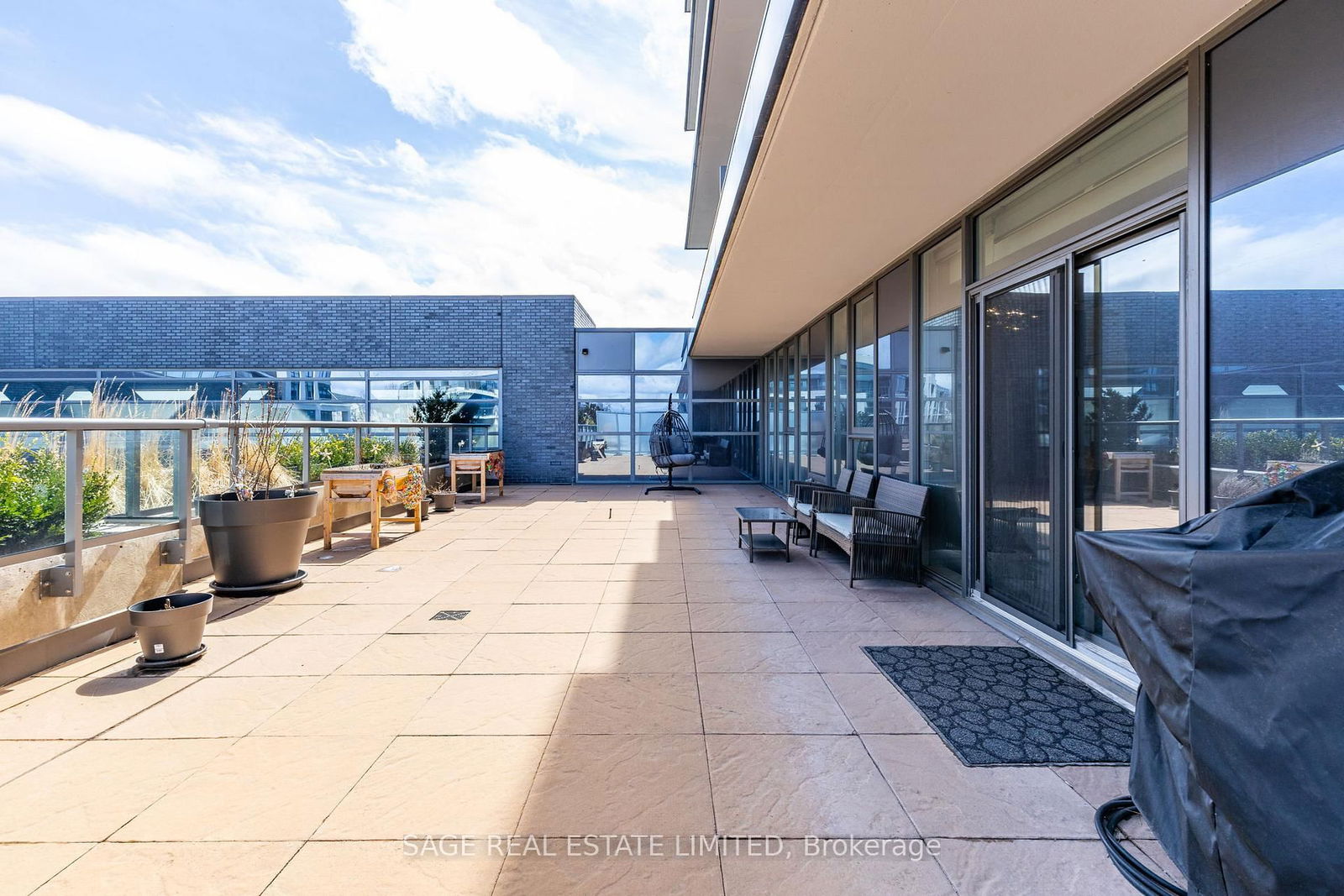 Condo for sale at 216-10 Gatineau Drive, Vaughan, Beverley Glen, L4J 0L2 - MLS: N12149912