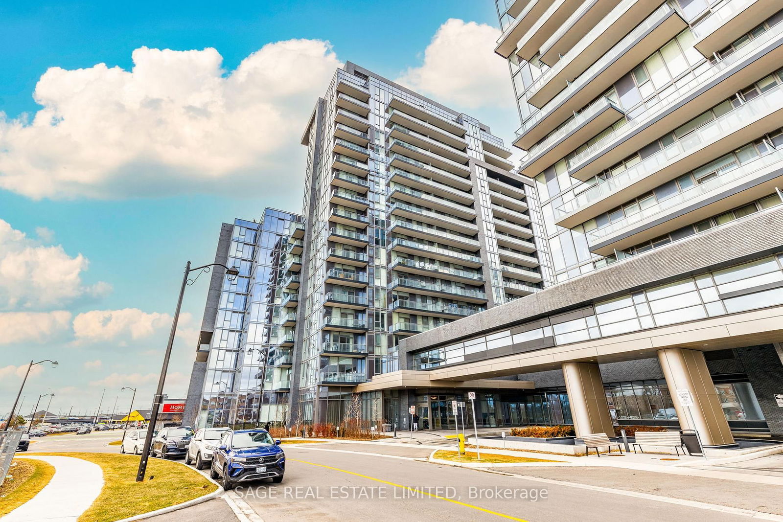 Condo for sale at 216-10 Gatineau Drive, Vaughan, Beverley Glen, L4J 0L2 - MLS: N12149912