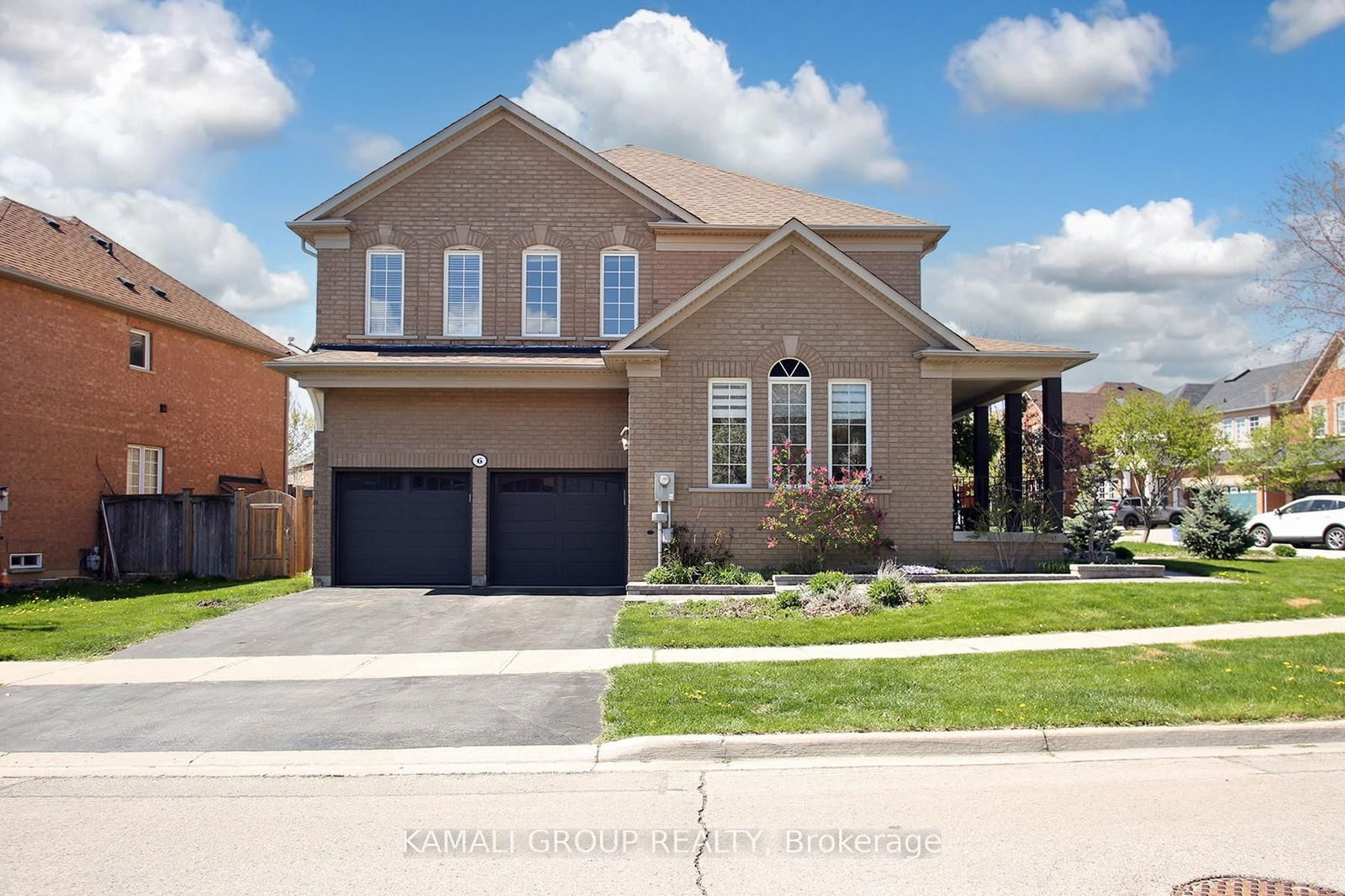 Detached House for sale at 6 GLENIS Gate, Richmond Hill, Jefferson, L4E 4C4 - MLS: N12150002