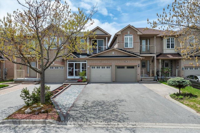 63 Carousel Crescent