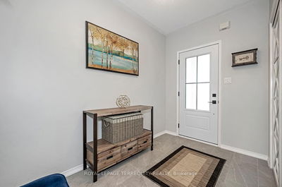 9 Kalmar Cres, Richmond Hill - Oak Ridges image-0-4
