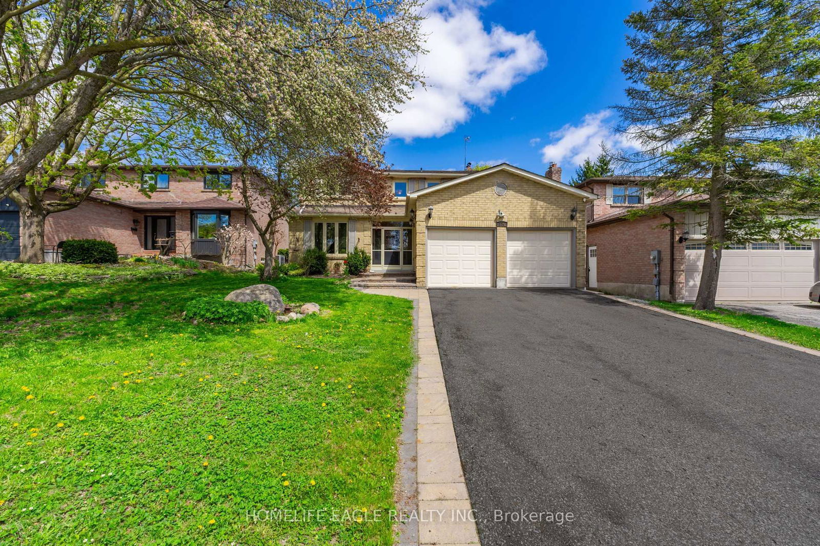 Detached House for sale at 326 Erin Trail, Newmarket, Bristol-London, L3Y 6K1 - MLS: N12150539