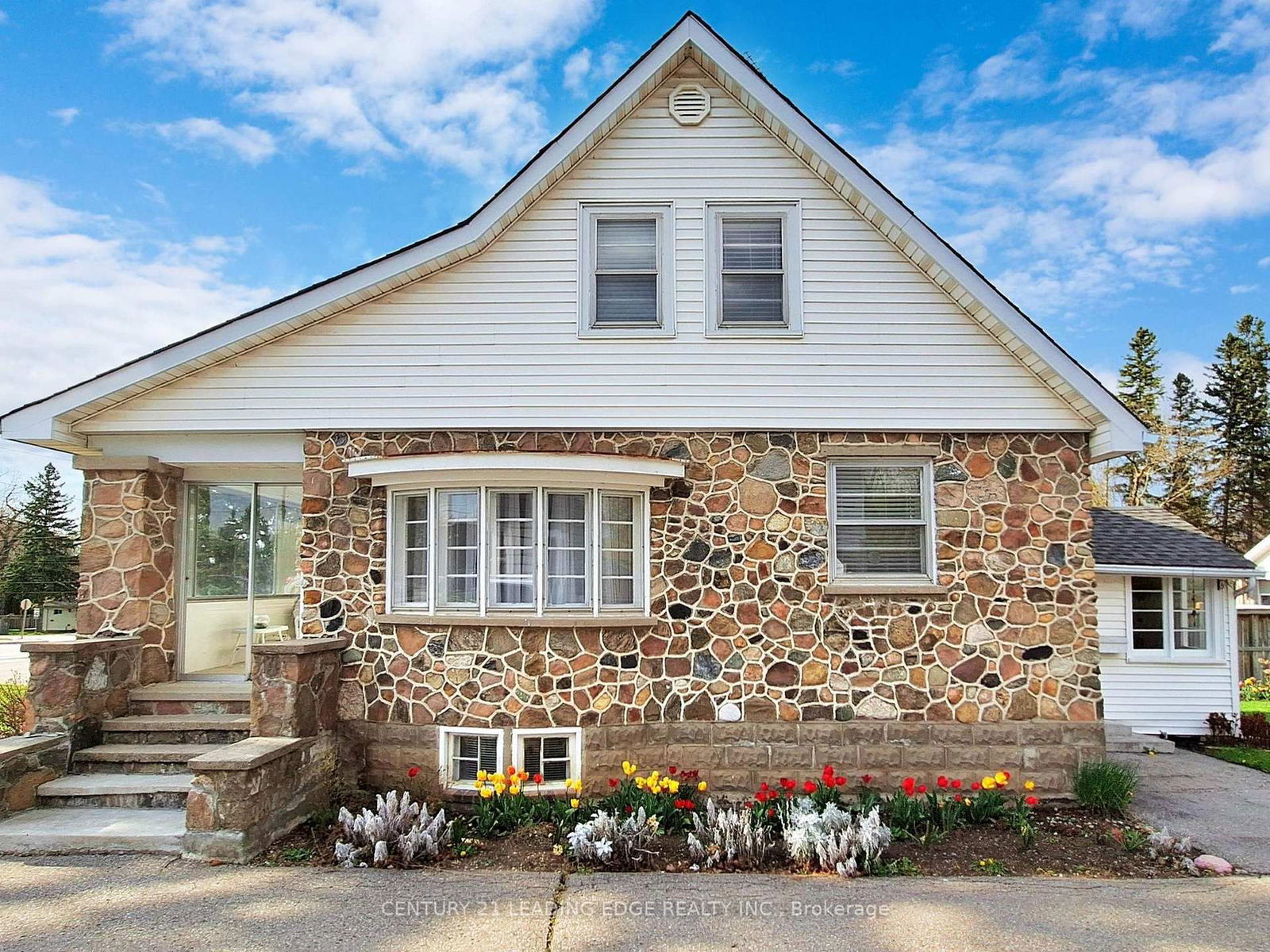 Detached House for sale at 393 The Queensway S N/A, Georgina, Keswick South, L4P 2C6 - MLS: N12150673