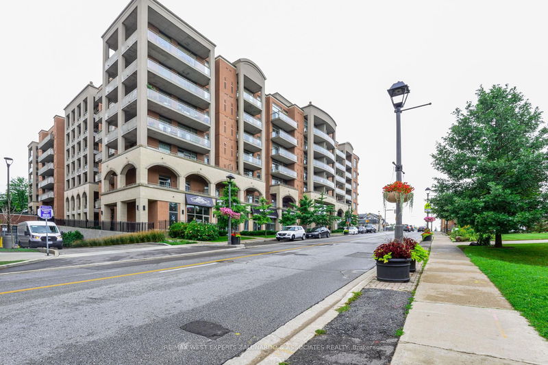 home for lease on 425-281 Woodbridge Avenue