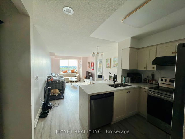 1102 - 11 Oneida Crescent