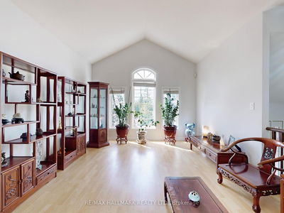 2 Snively St, Richmond Hill - Oak Ridges Lake Wilcox image-0-4