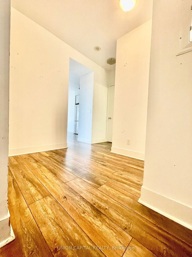 1201 - 9471 Yonge Street