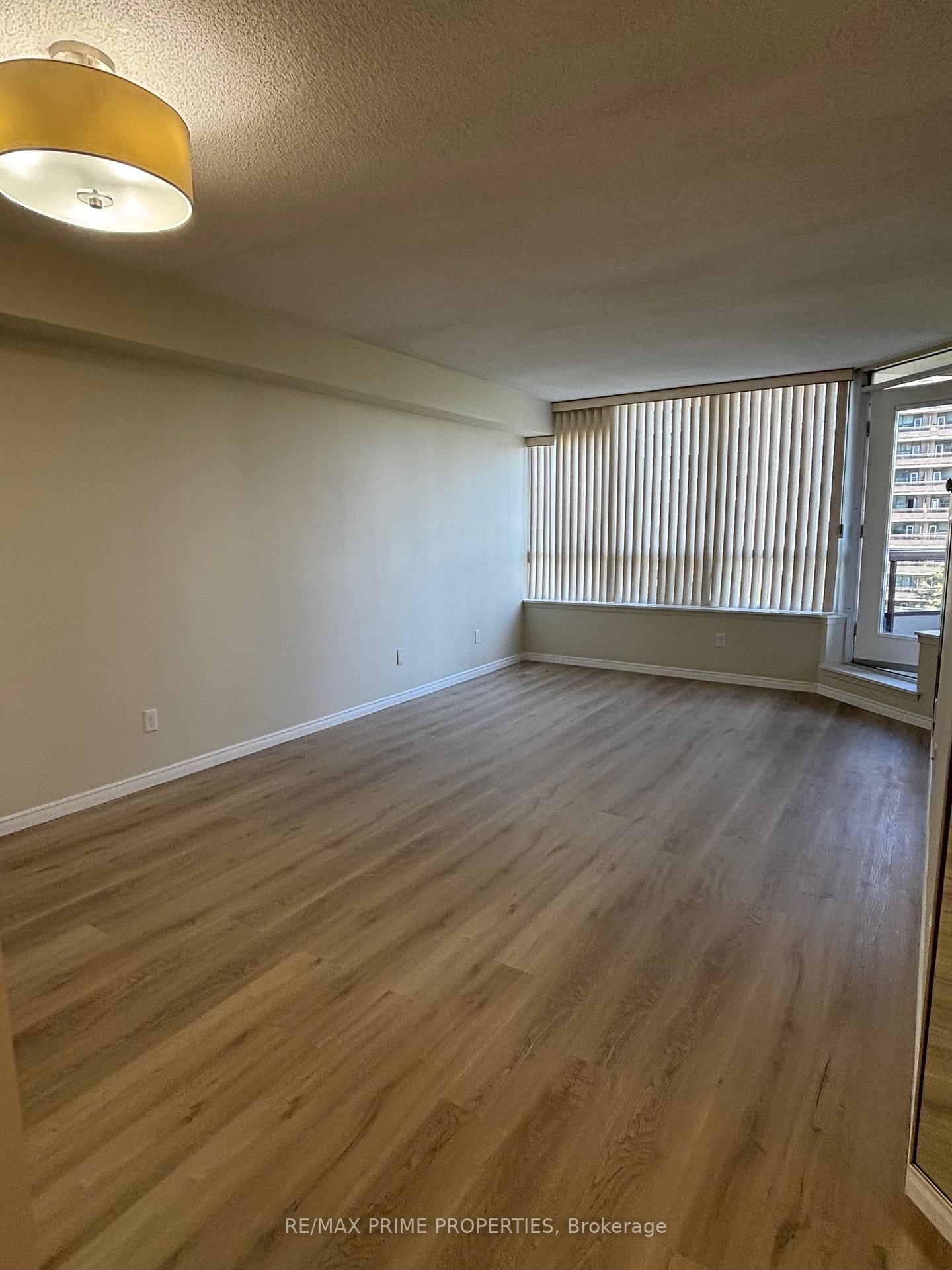 Condo for sale at 608-91 Townsgate Drive, Vaughan, Crestwood-Springfarm-Yorkhill, L4J 8E8 - MLS: N12152876