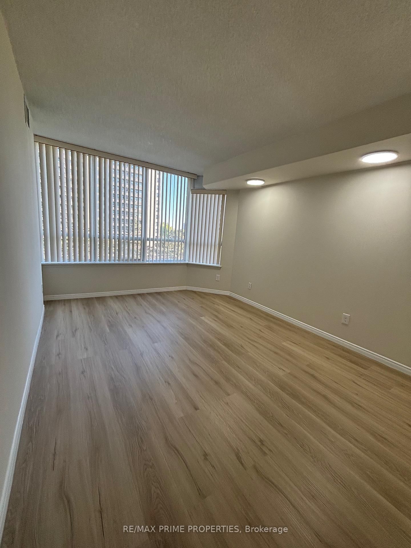 Condo for sale at 608-91 Townsgate Drive, Vaughan, Crestwood-Springfarm-Yorkhill, L4J 8E8 - MLS: N12152876