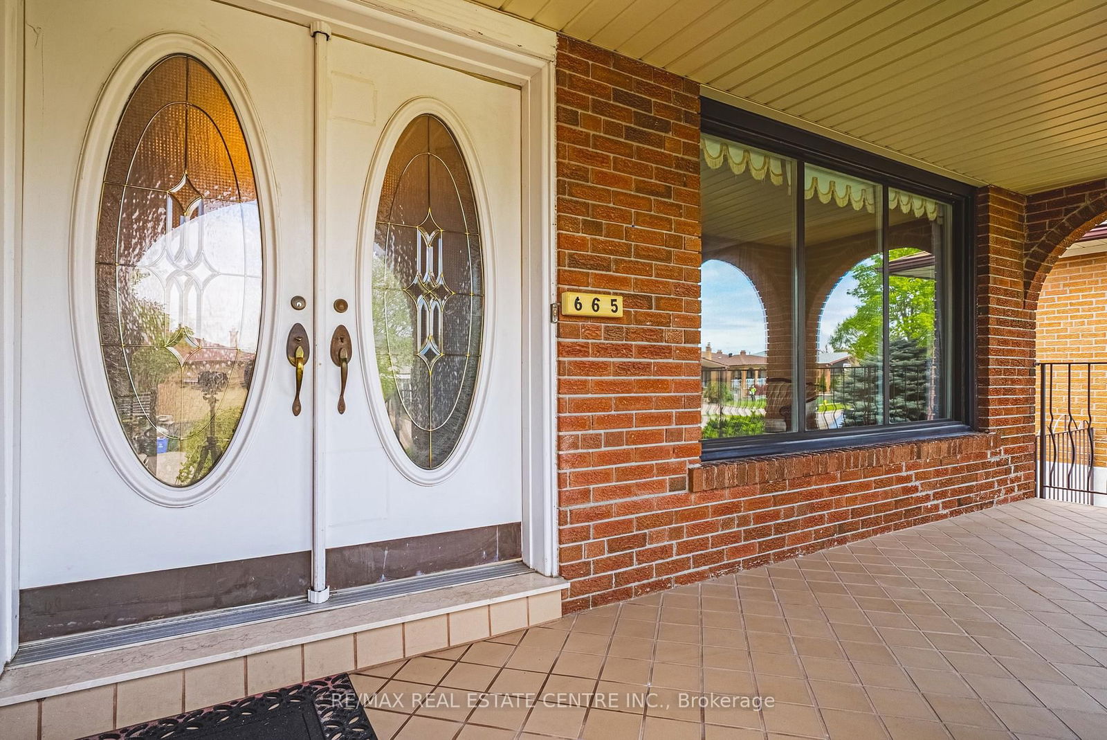 Listing Image 3