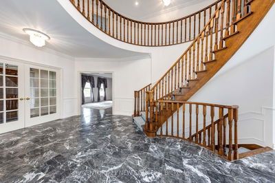 12 Chaplin Crt, Richmond Hill - Bayview Hill image-0-4