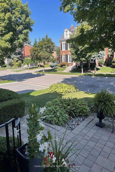 9 Willett Cres, Richmond Hill - Mill Pond image-0-4