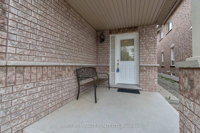 61 Deepsprings Crescent