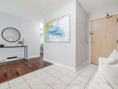 Unit 305 — 20 Harding Blvd, Richmond Hill - Harding image-0-2