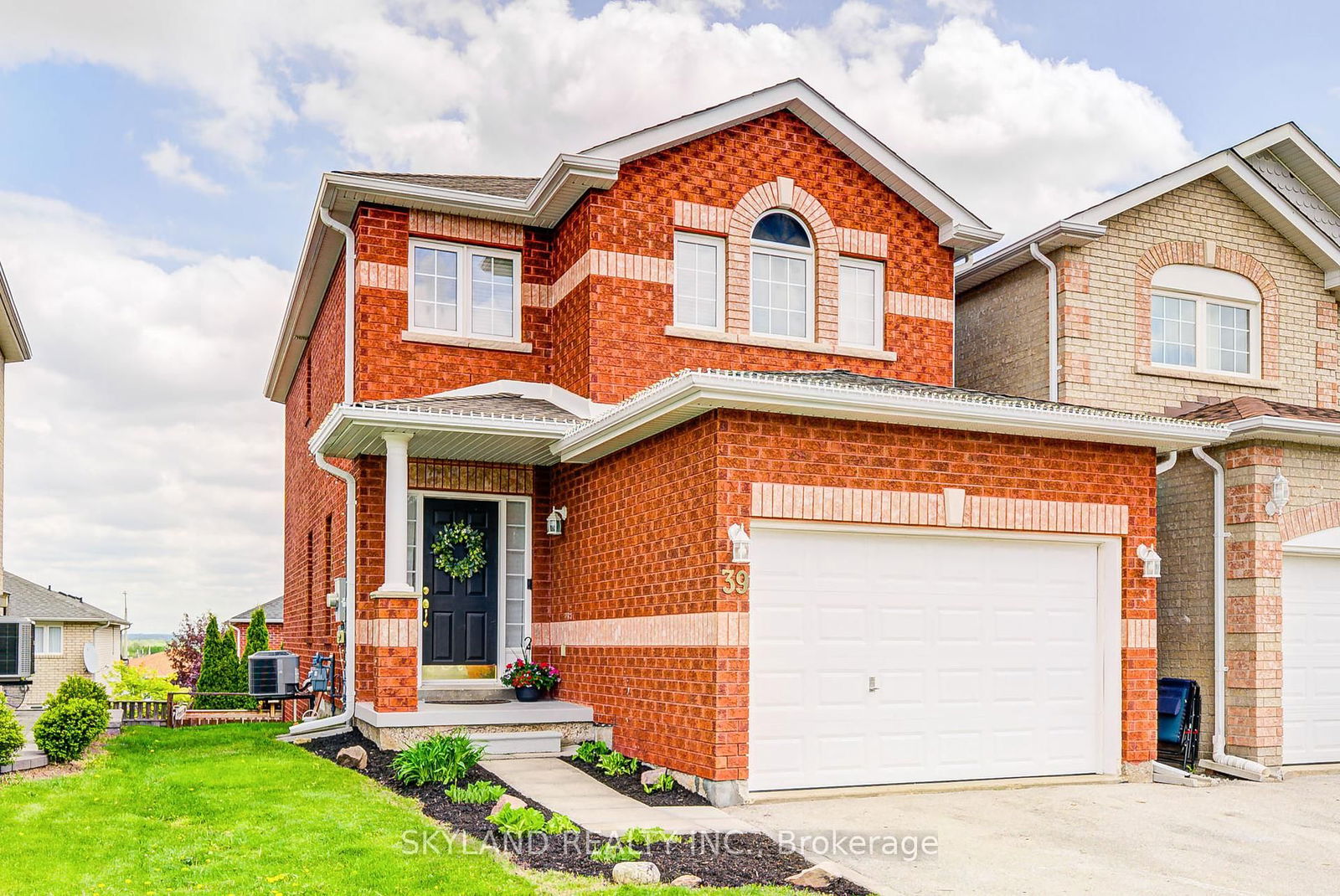Detached House for sale at 39 Smith Street, Bradford West Gwillimbury, Bradford, L3Z 3E1 - MLS: N12155293