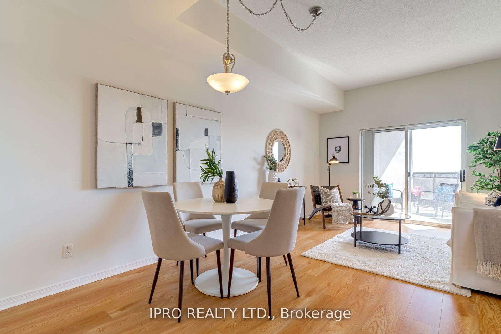 Condo sold at 811-1 Maison Parc Court, Vaughan, Lakeview Estates, L4J 9K1 - MLS: N12155429