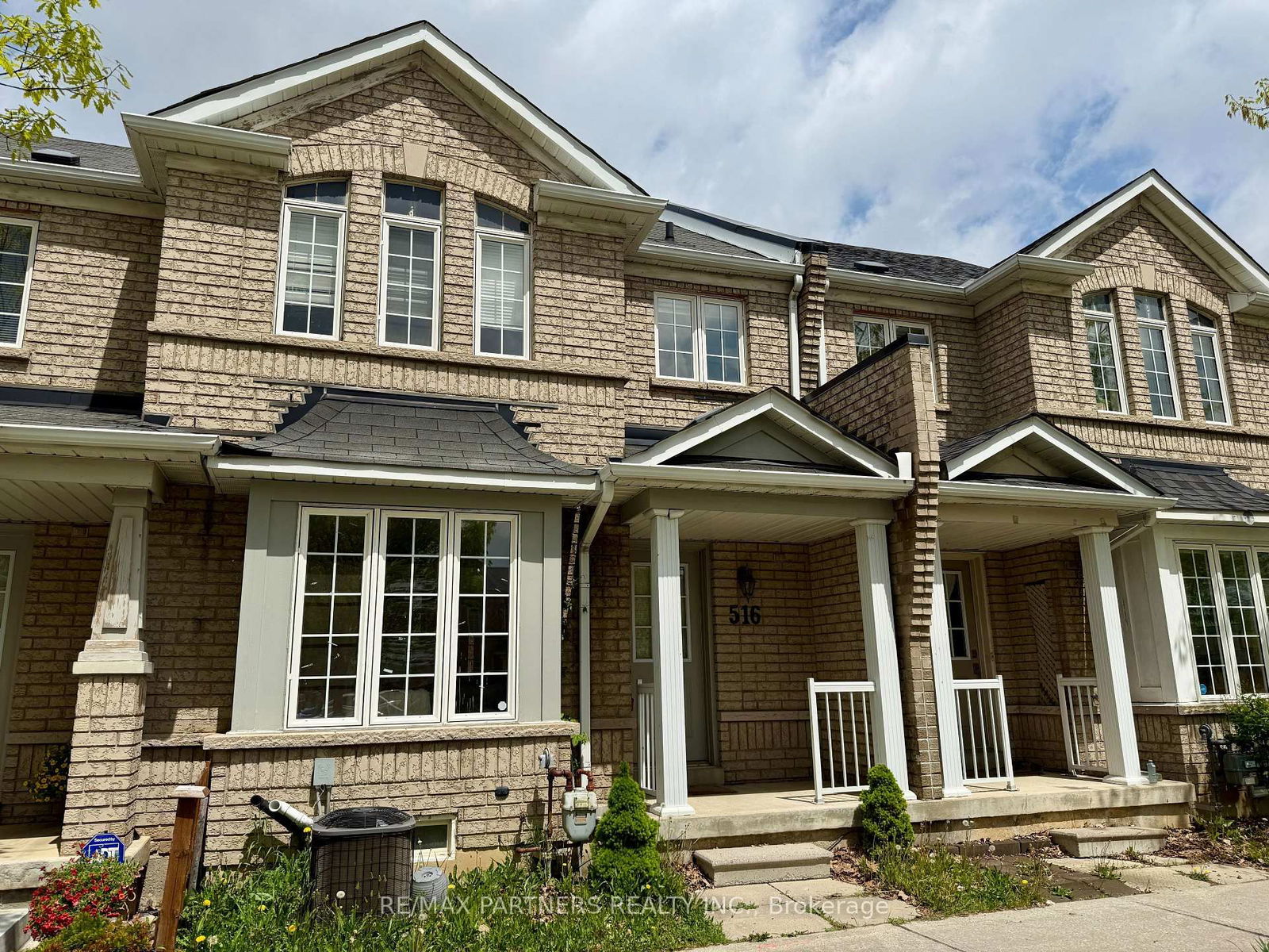 Townhouse for sale at 516 Bur Oak Avenue, Markham, Berczy, L6C 3A9 - MLS: N12155550
