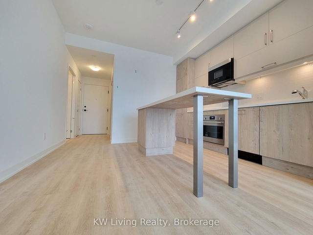 1604 - 8119 Birchmount Road