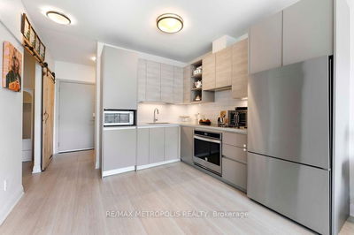 Unit 810 — 396 Highway 7, Richmond Hill - Doncrest image-0-4