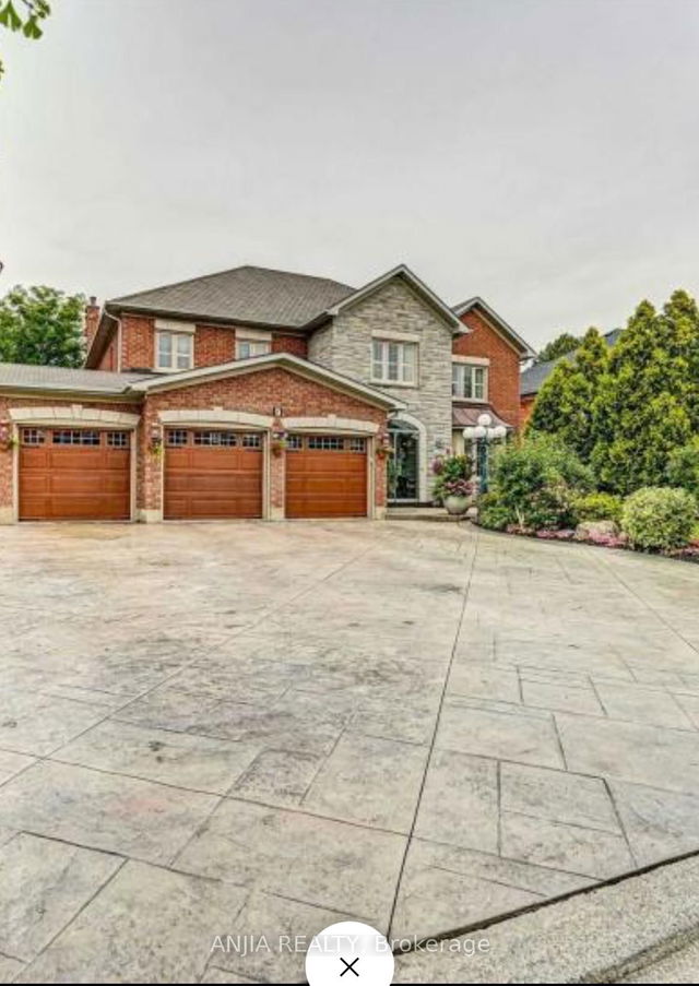 7 Moses Crescent