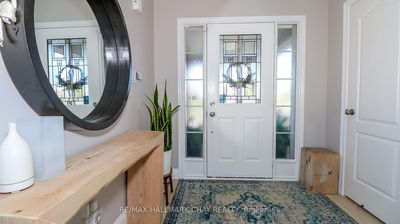 137 Meadowhawk Tr, Bradford West Gwillimbury - Bradford image-0-4