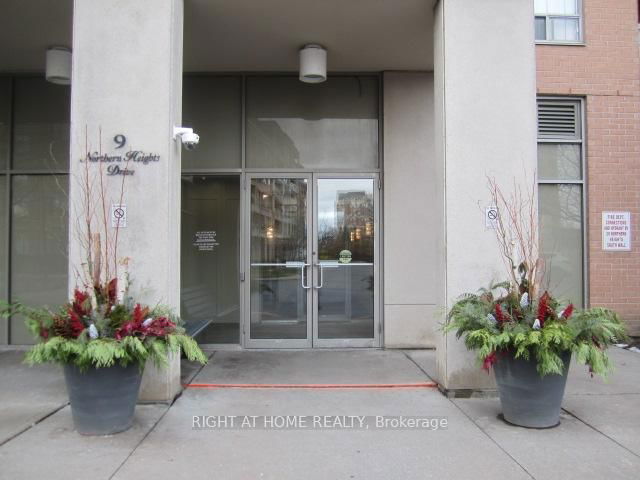 907 - 9 Northern Heights Drive