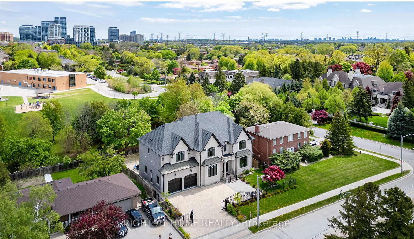 Detached House for sale at 3 Claridge Drive, Richmond Hill, South Richvale, L4C 6G8 - MLS: N12157332