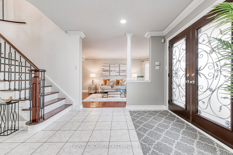 11 Saint Ave, Bradford West Gwillimbury, L3Z 3E6 | Image 3