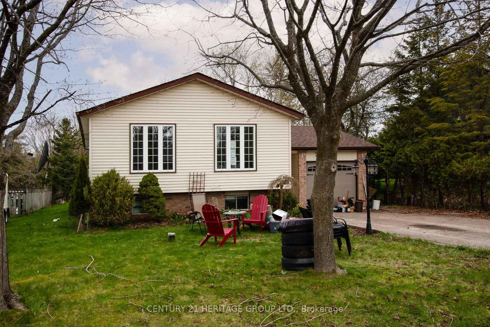 Detached House for sale at 70 Dorothy Avenue, Georgina, Sutton & Jackson's Point, L0E 1R0 - MLS: N12157451