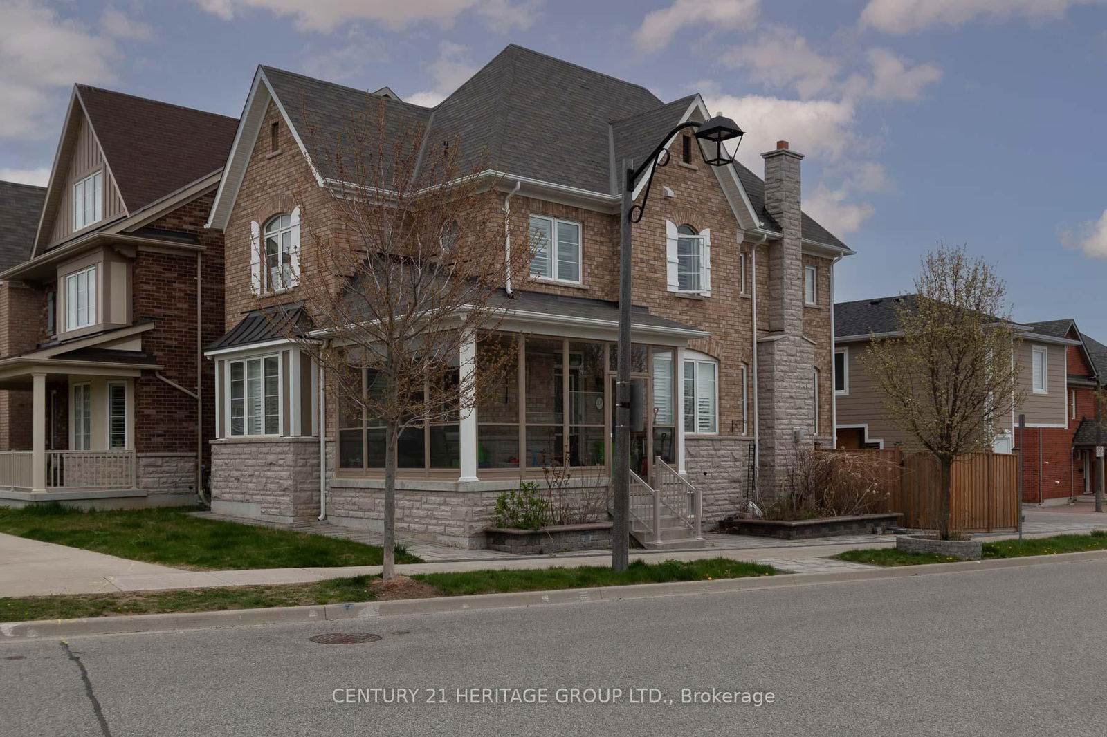 Detached House for sale at 107 Lawrence Pilkington Avenue, Markham, Cornell, L5B 0Y6 - MLS: N12157453