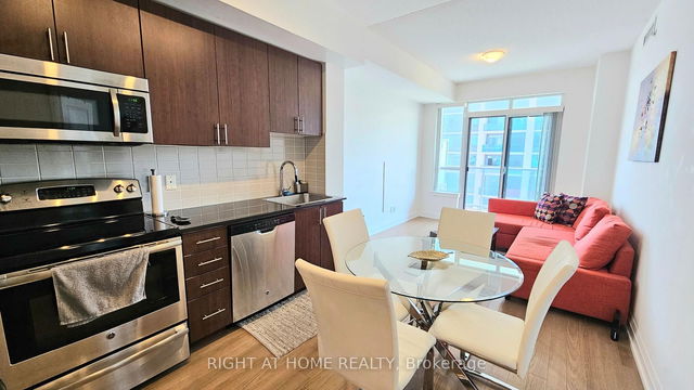 835 - 7161 YONGE Street