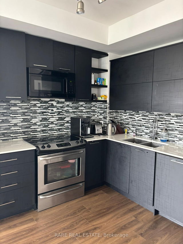 814 - 9471 Yonge Street