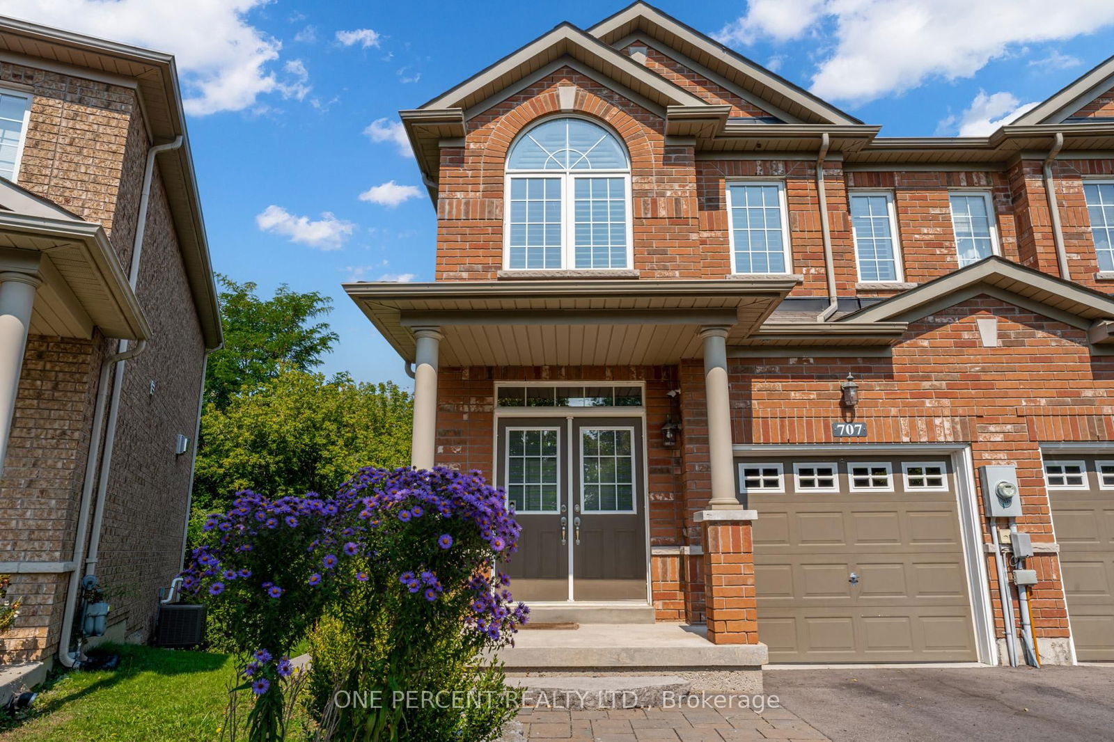 Semi-Detached House for sale at 707 John Cole Court, Newmarket, Gorham-College Manor, L3Y 5V7 - MLS: N12158202