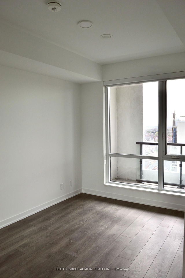 1302 - 7950 Bathurst Street