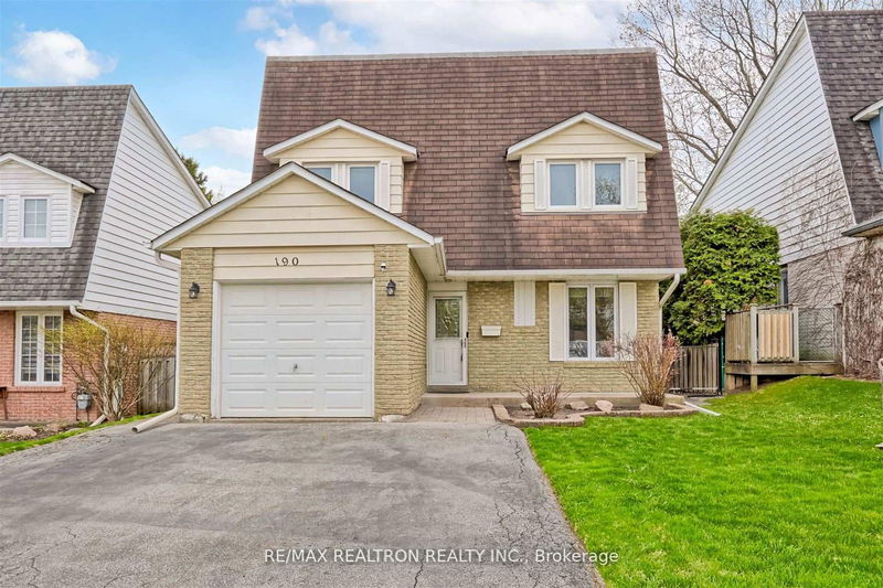 190 Lloyd Ave, Newmarket - Central Newmarket image-0-0