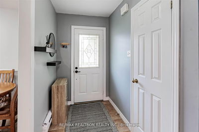 190 Lloyd Ave, Newmarket - Central Newmarket image-0-2