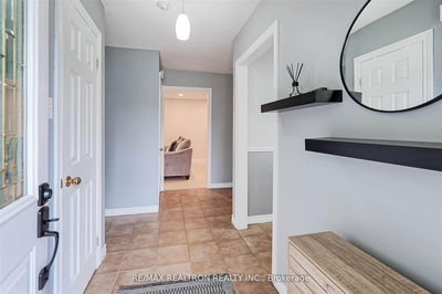 190 Lloyd Ave, Newmarket - Central Newmarket image-0-3