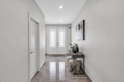 202 Gardiner Dr, Bradford West Gwillimbury - Bradford image-0-2