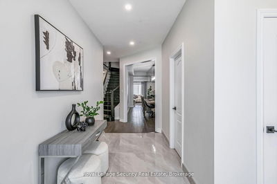 202 Gardiner Dr, Bradford West Gwillimbury - Bradford image-0-3