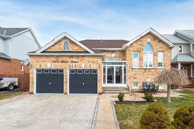 1100 Booth Ave, Innisfil - Alcona image-0-1