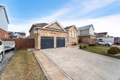1100 Booth Ave, Innisfil - Alcona image-0-3
