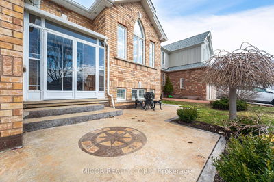 1100 Booth Ave, Innisfil - Alcona image-0-4