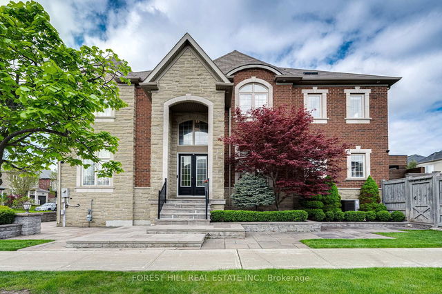 101 Glenheron Crescent