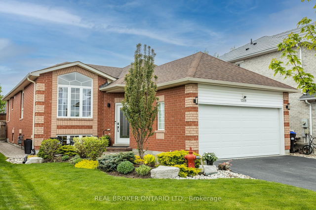 1309 Vincent Crescent