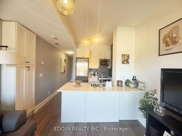 311 - 8302 Islington Avenue