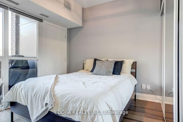 311 - 8302 Islington Avenue