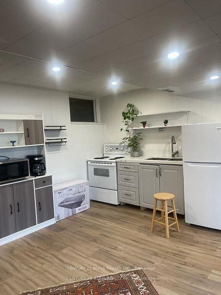 10 Iber Court