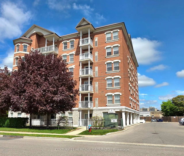 401 - 35 Hunt Avenue