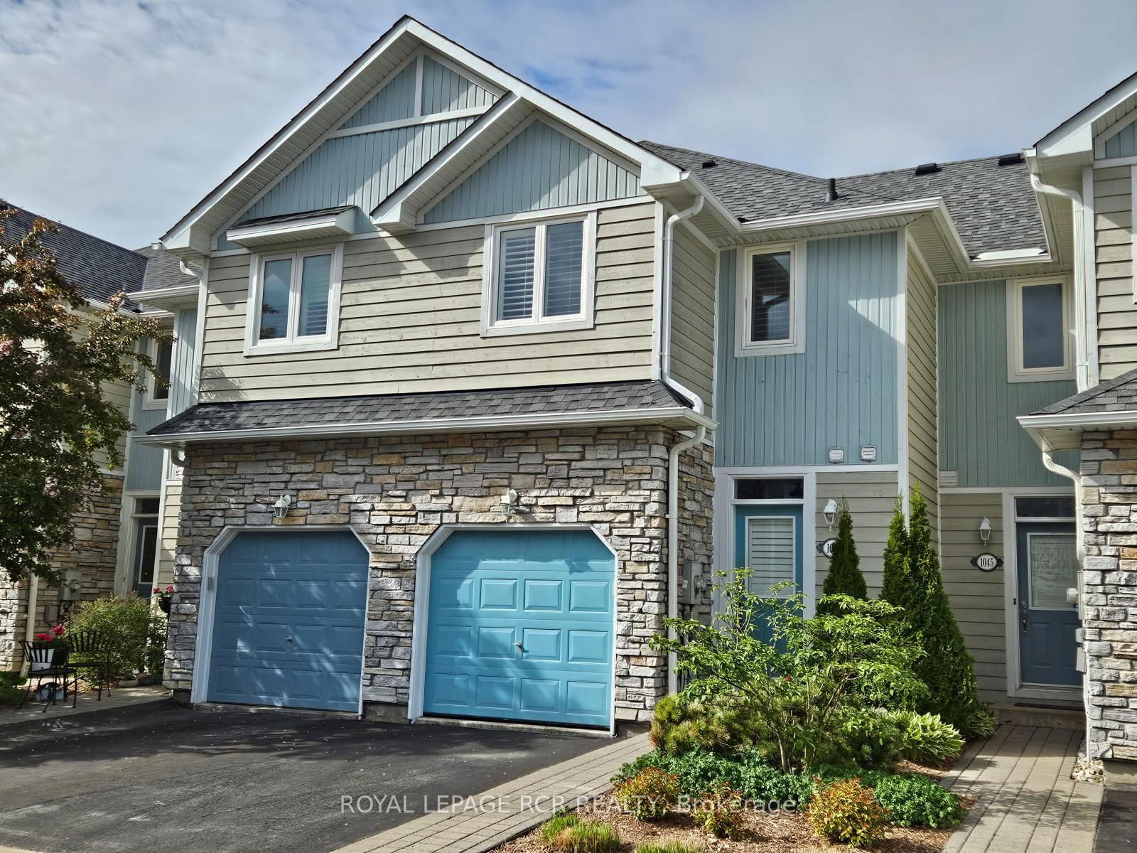 Townhouse for sale at 1047 On Bogart Circle, Newmarket, Gorham-College Manor, L3Y 8T4 - MLS: N12161557